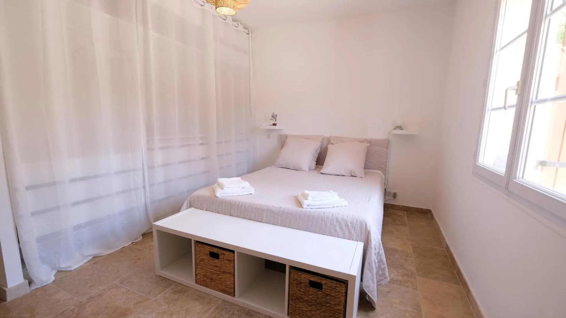 Pretty Detached House With Swimming Pool In The Village Of Mouries Villa