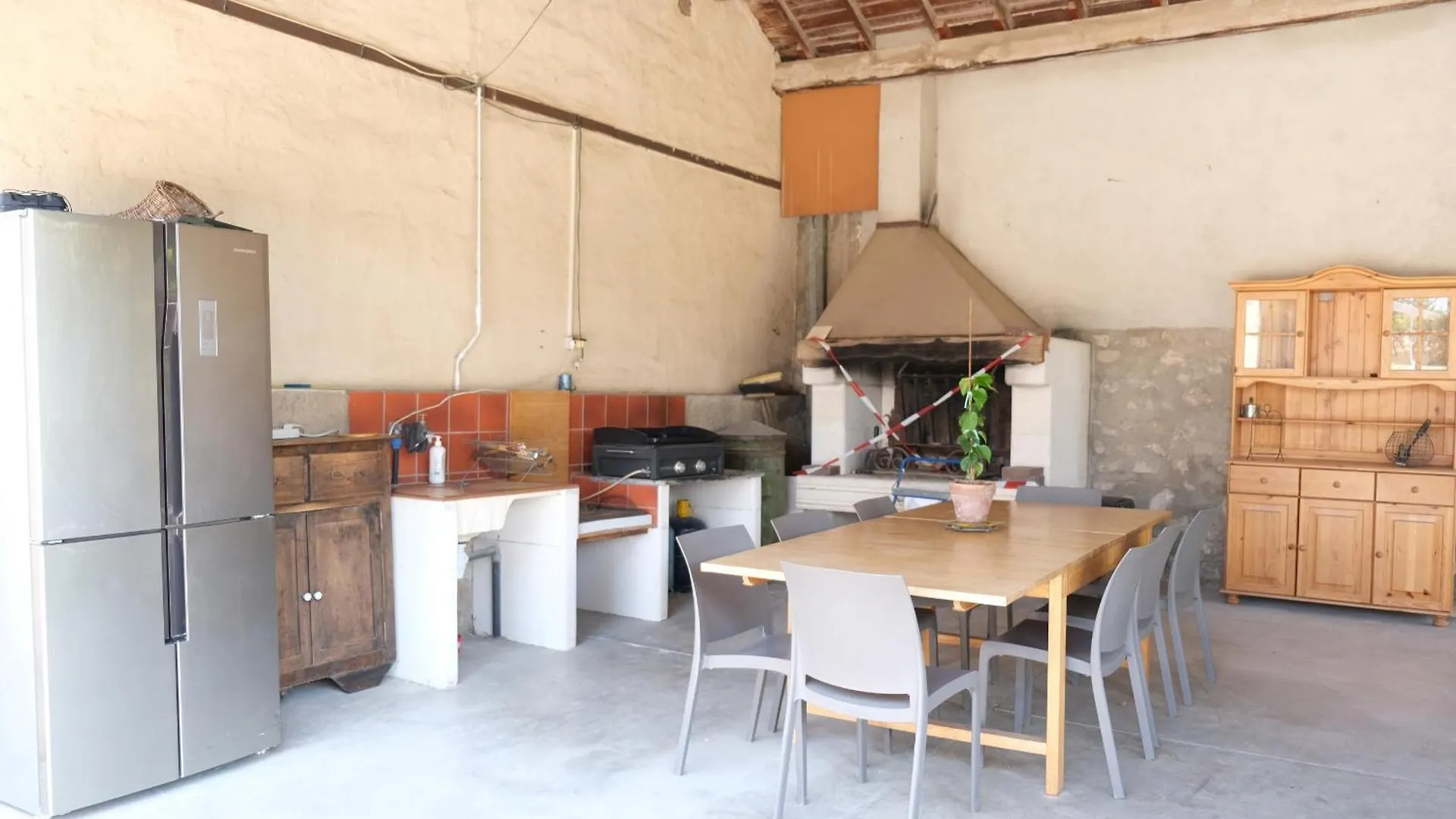 Pretty Detached House With Swimming Pool In The Village Of Mouries 0*,