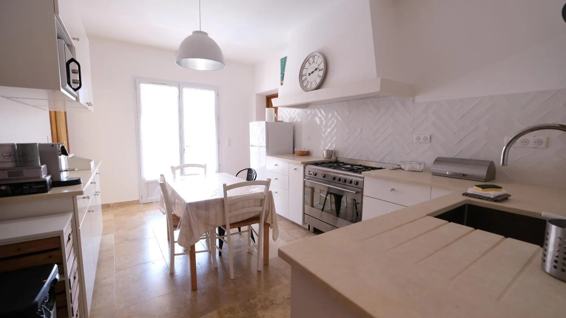 Pretty Detached House With Swimming Pool In The Village Of Mouries Villa
